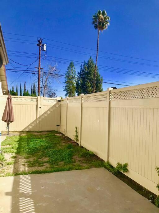Private Modern Guesthouse With Backyard Λος Άντζελες Εξωτερικό φωτογραφία